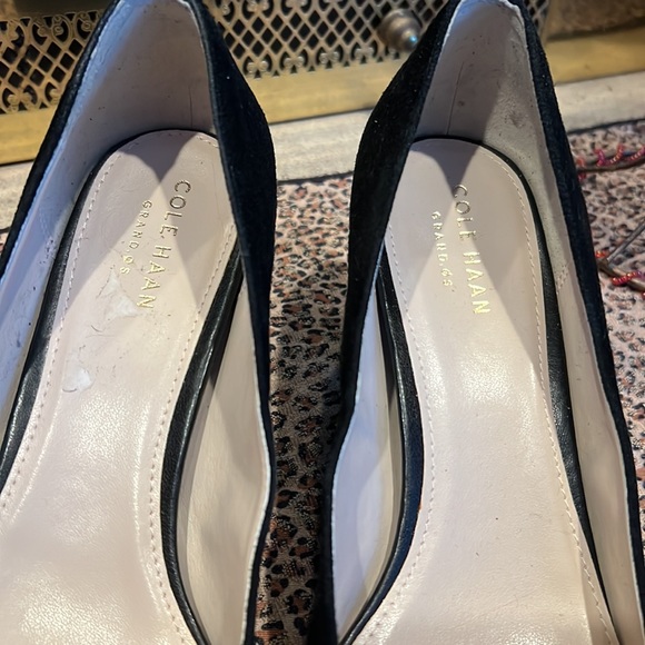 Cole Haan: classy and elegant heels. Size 7.5. - Picture 3 of 11